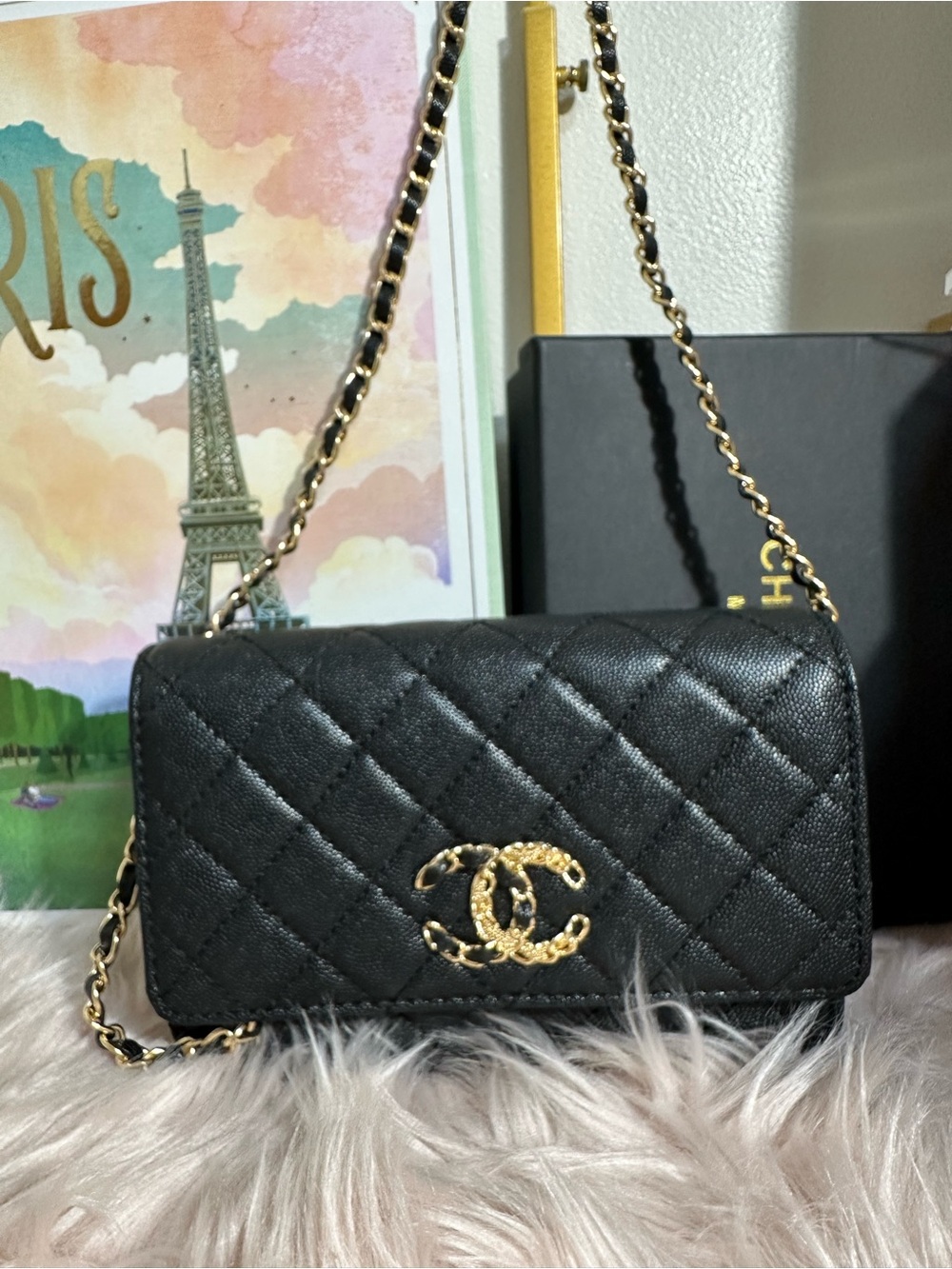 Black Wallet on Chain - Picture 3 of 11